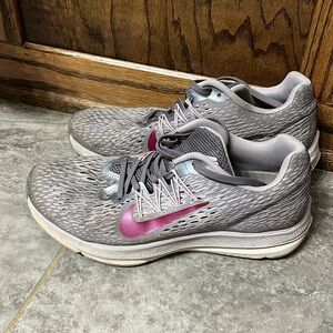 NIKE Zoom Winflow 5 Gray/Wine Running Shoes BV6136-001